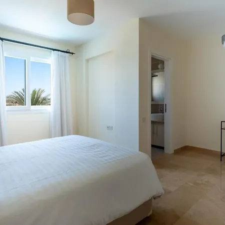Appartamento Luxury Three Bedroom With Sea View