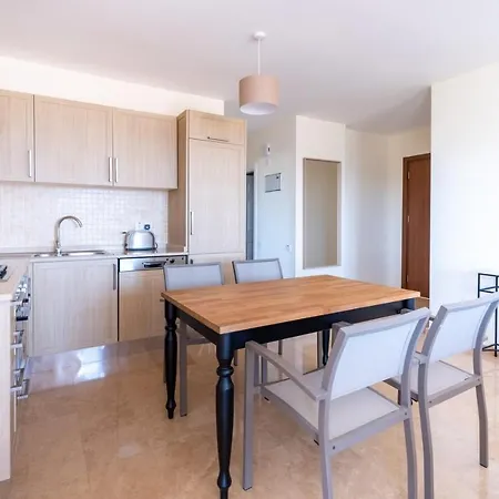 Appartamento Luxury Three Bedroom With Sea View *